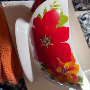 Pioneer woman gravy boat